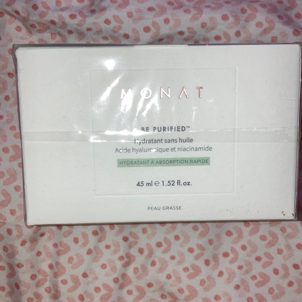 Monat be purified oil free moisturizer